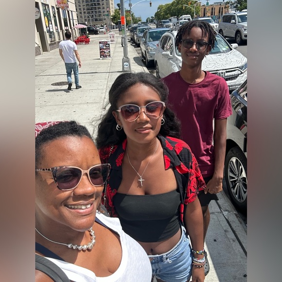 Meet your Posher, Trudes - Picture 3 of 6